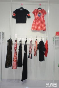 歐時(shí)力夏裝品牌女裝尾貨批發(fā)及成都服裝鞋帽箱包市場(chǎng)解析