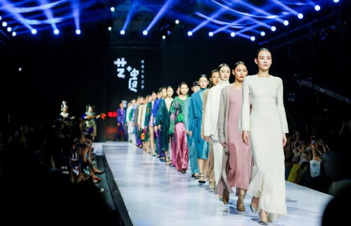 快訊 校企跨界非遺，創(chuàng)新設(shè)計(jì)驚艷亮相北京時(shí)裝周