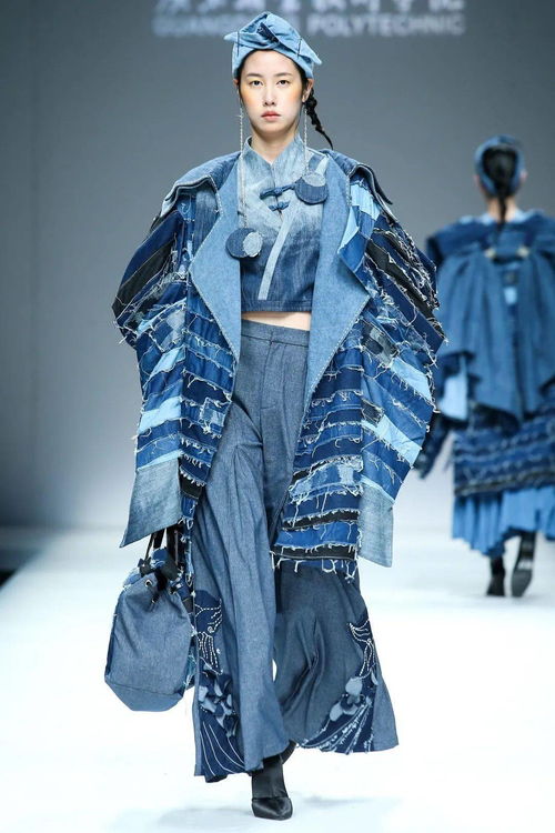 匠心傳承，鞋帽創(chuàng)意再綻華彩——我校服裝學(xué)子連續(xù)七年閃耀中國(guó)國(guó)際大學(xué)生時(shí)裝周